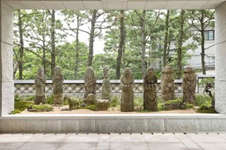 Stone statues enshrine Korean folk beliefs