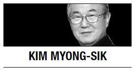 [Kim Myong-sik] President needs to curtail overseas activities in autumn