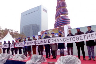 Citizens, diplomats march for climate talks’ success