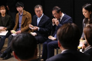 Dispute grows over Seoul’s jobless allowance