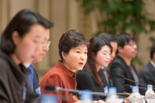 Park connects low fertility to pending labor market reforms