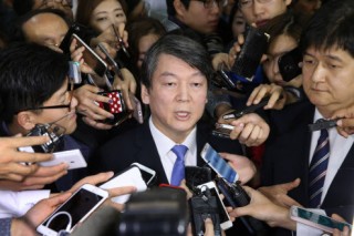 Ahn’s defection to stir up party split before polls