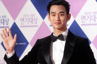 Kim Soo-hyun grabs grand prize at KBS drama awards