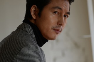 [Herald Interview] Jung Woo-sung encourages budding director in ‘Remember You’