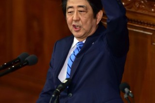 [Reporter's Column] Abe’s diplomatic coup