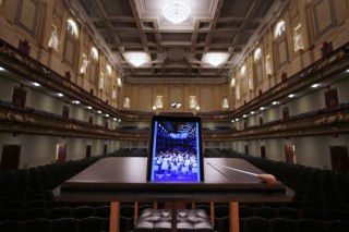 Tech at the symphony: Boston orchestra loaning patrons iPads