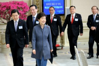 In diplomatic flurry, Park considers Iran visit