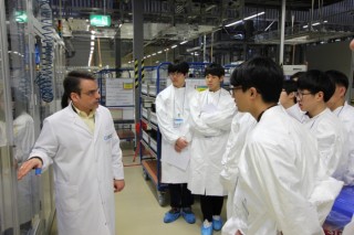 Hanwha tours Europe with scientific youths Hanwha tours Europe with scientific youths