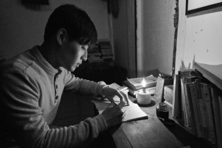 ‘Dong-ju’ tells strong classic story of two opposite characters