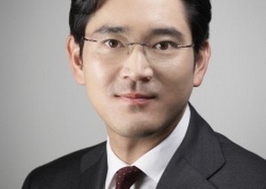 Samsung heir’s W300b cash draws attention