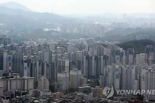 Household loan default hits 8-year low in 2015