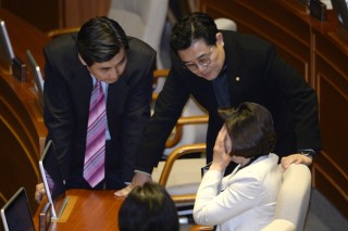 Minjoo clashes over end to filibuster