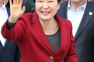 Park stirs controversy with pre-election visits