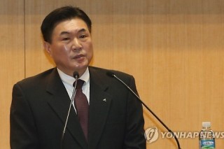 Hyundai Merchant Marine strives to cut charter fees to stay afloat