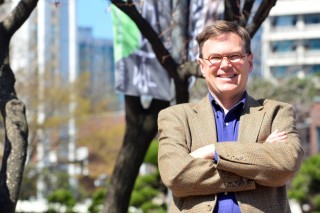 [Eye interview] Scholar warns Korean  youth to avoid passivity