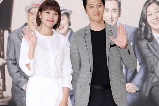 Actor Lee Dong-gun dating fellow drama star Cho Youn-hee