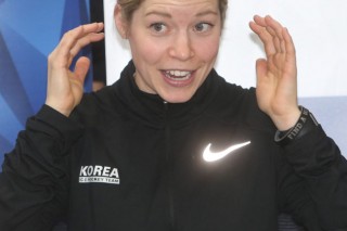 Women’s hockey coach has ‘mixed feelings’ over joint Korean team