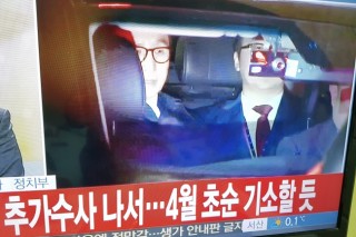 [Breaking] Court issues warrant on ex-President Lee Myung-bak