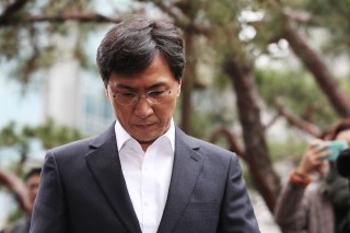 [Newsmaker] An Hee-jung denies rape charges, submits photographs as proof of ‘consensual sex’