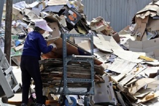 Seoul City to aid elderly who collect waste paper