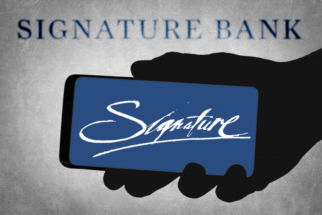 Signature Bank in New York - Smartphone appllication