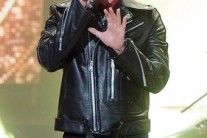 FT아일랜드 이홍기, 빙판길 부상..활동 잠정 중단