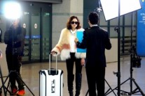 이희진, ‘황금무지개’ 스틸 컷 공개..화려한 ‘공항 신고식’