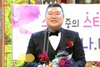 [SBS연예대상] 강호동, 프로듀서상 수상 “진심 담아 전진하겠다”
