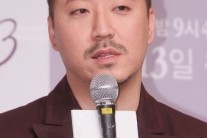 [이슈현장]장영우 감독 “주체적인 현대여성들의 사랑-일-경쟁 담고 싶었다”