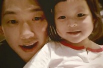 비 추사랑 셀카 “도도한 그녀와 함께”…백은 없어?
