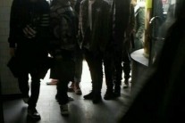 엑소 홍대 등장 “현장보니 이런 느낌?”…팬몰려 마비