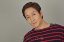 정우,“‘쓰레기는 영원히 니꺼다‘ 이우정 작가가 문자 보내”