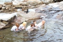 [포토]블레이디, 과감한 계곡 입수..’1박2일’팀과 대결 원해요!