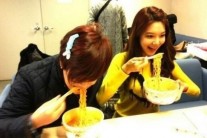 윤도현 수영 라면 폭풍 흡입 ‘치즈라면 동호회 결성?’…먹고싶다
