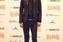 이수혁, 김남길-소유진-이소연 등과 한솥밥