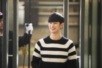 ‘별그대’ 김수현, 외모-목소리 다 갖춘 ‘욕심쟁이’
