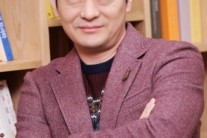 [이슈인터뷰]조성하, 뭉클한 미운오리새끼의 성장