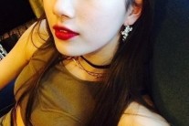 수지 근황 셀카, 붉은 립스틱 긴 생머리..여성미 ‘물씬’