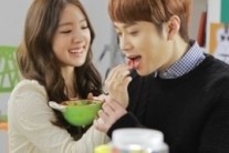 용준형 이세영 뮤비 속 선남선녀 커플…“먹방까지?”