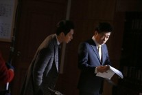 ‘쓰리데이즈’ 박유천 손현주, 환상의 호흡 맞추는 훈훈한 선후배 ‘눈길’