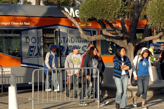 passengers_exiting_bus_1-small_photo_(2)