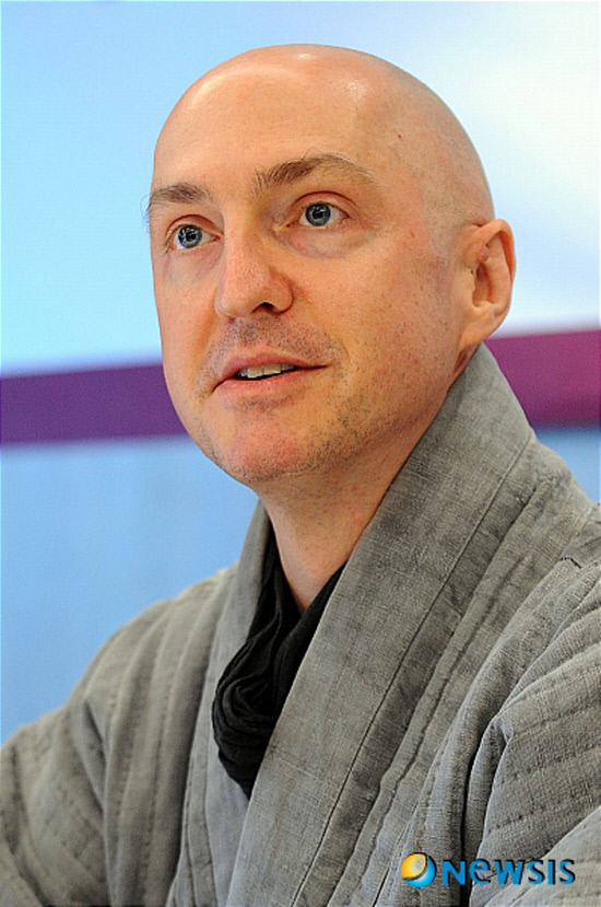 20090303123013_418_0