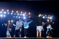 YG패밀리 콘서트..日투어 성황리 스타트 ’5만 관객 환호’