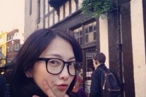 강지영 근황 공개, 영국 런던 배경..여전한 미모
