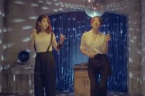 아이유 ‘꽃갈피’…김완선과 ‘어색한’ 춤을?
