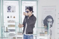 닥터이방인 박해진, 향수 쇼핑하는 모습 포착 “일상 사진도 화보네”