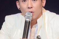 브라이언 “음원차트 올킬..기도하고 울었다”
