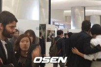 배두나, 짐 스터게스와 열애 인정 “다정한  스킨십 모습보니…”