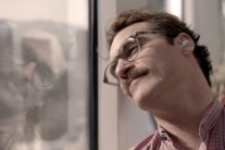 ‘그녀’, 개봉 첫날 1만 관객 돌파…‘다양성 영화 새 역사 쓸까’