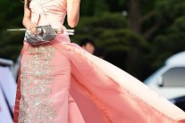 백상예술대상 대상 전지현 드레스 “전세계 단 한벌인 이 브랜드”